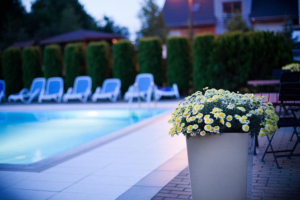 Hotel Dw Airen Trzęsacz Esterno foto