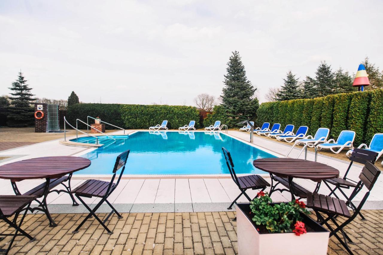 Hotel Dw Airen Trzęsacz Esterno foto