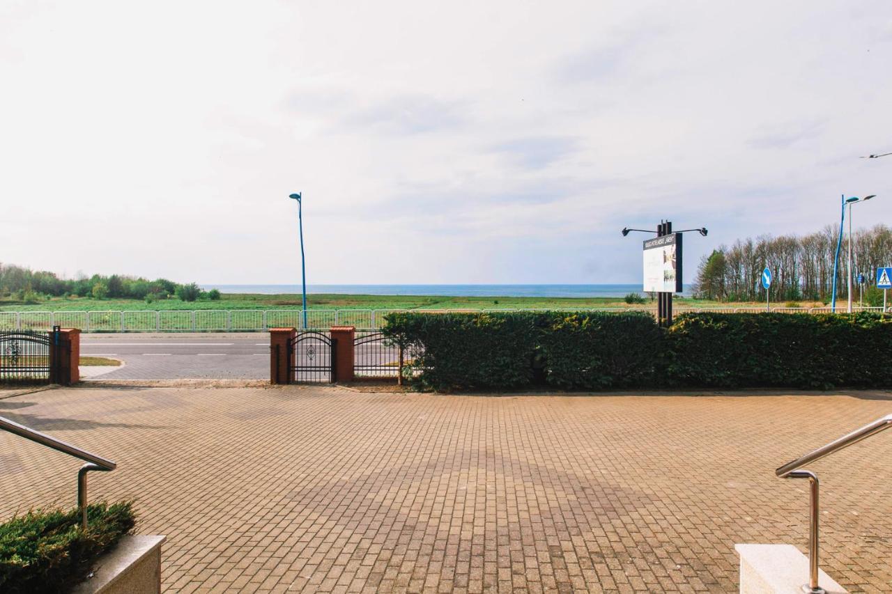 Hotel Dw Airen Trzęsacz Esterno foto